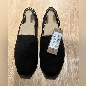 NWT TOMS Black shoes